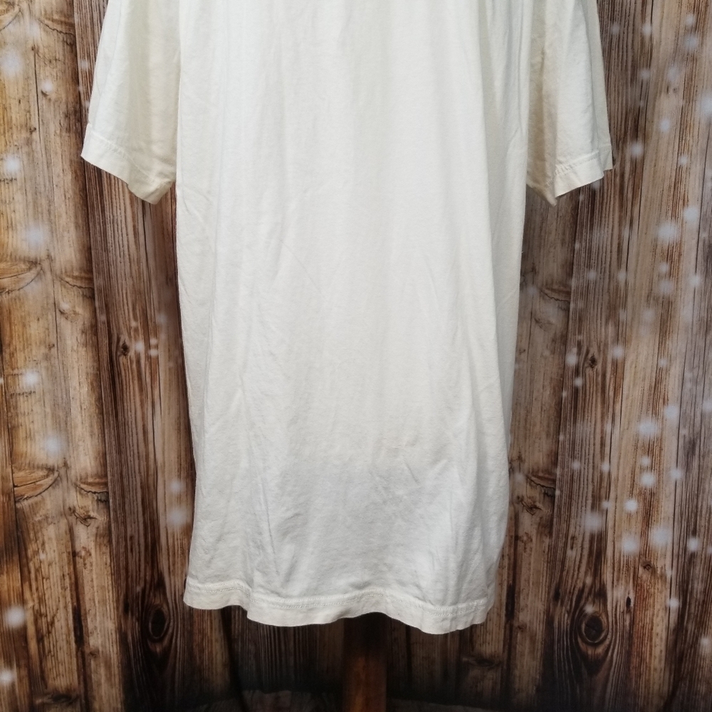 "Every Girl Needs A Little Rip In Her Jeans" Yellowstone Women's Graphic T-Shirt - Picture 7 of 9